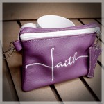 Violeta Piel Genuina Wallet Pouch Con Zipper, Inicial y Gancho/Llavero Unlined